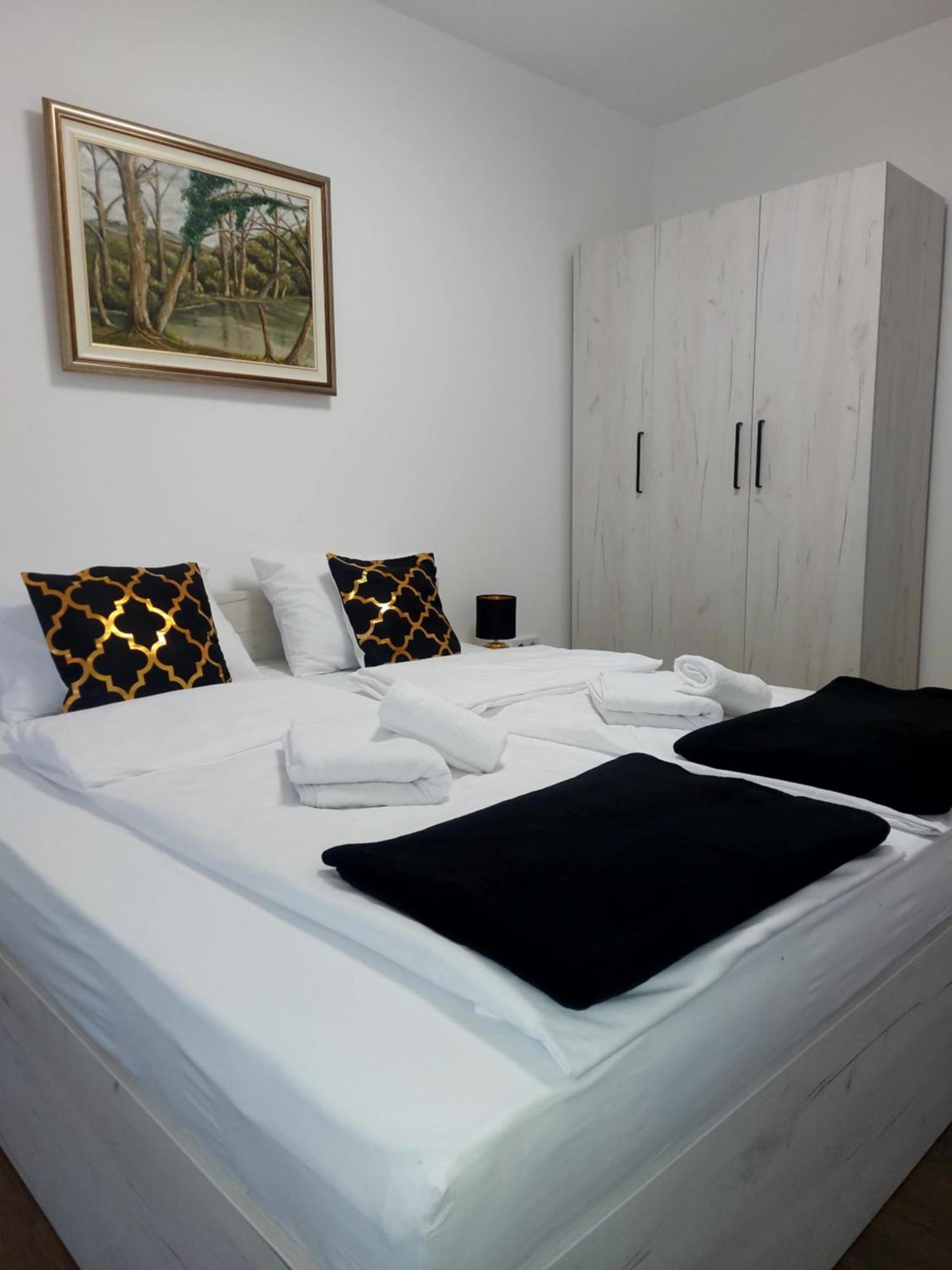Pinocchio Apartment Bihac Ngoại thất bức ảnh