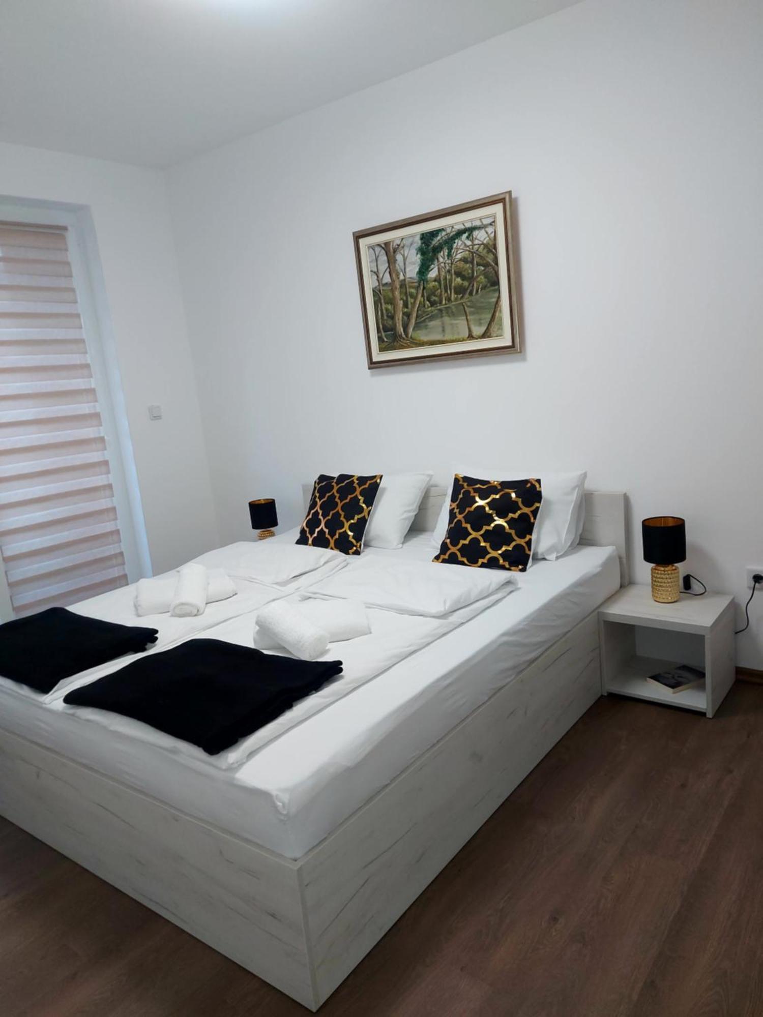 Pinocchio Apartment Bihac Ngoại thất bức ảnh